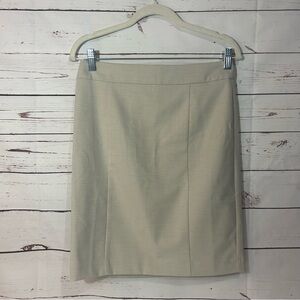 Ann Taylor petite pencil skirt in a tan color size 0P/ Small